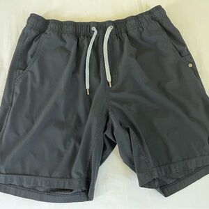 Vuori Men's Athletic Shorts in size L